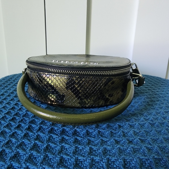 Marc Jacobs NWOT python pattern crossbody - Picture 9 of 11